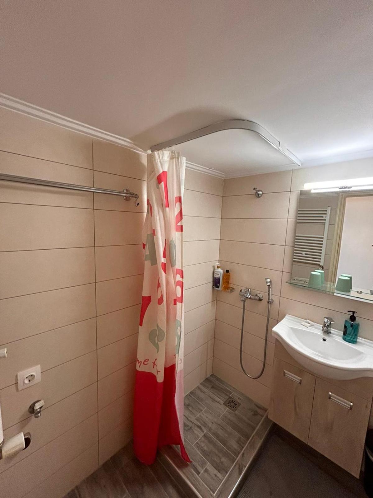 Efi's Cozy And Bright One-bedroom